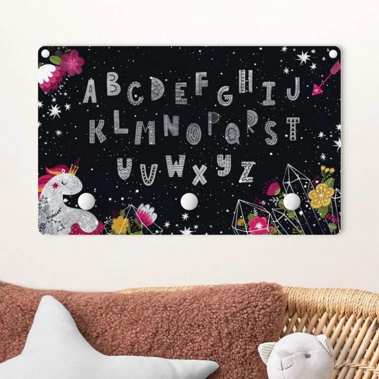Limango 19 Limango -Limango wallart kindergarderobe holz alphabet mit einhorn und kristallen in schwarz 1 768x768 1
