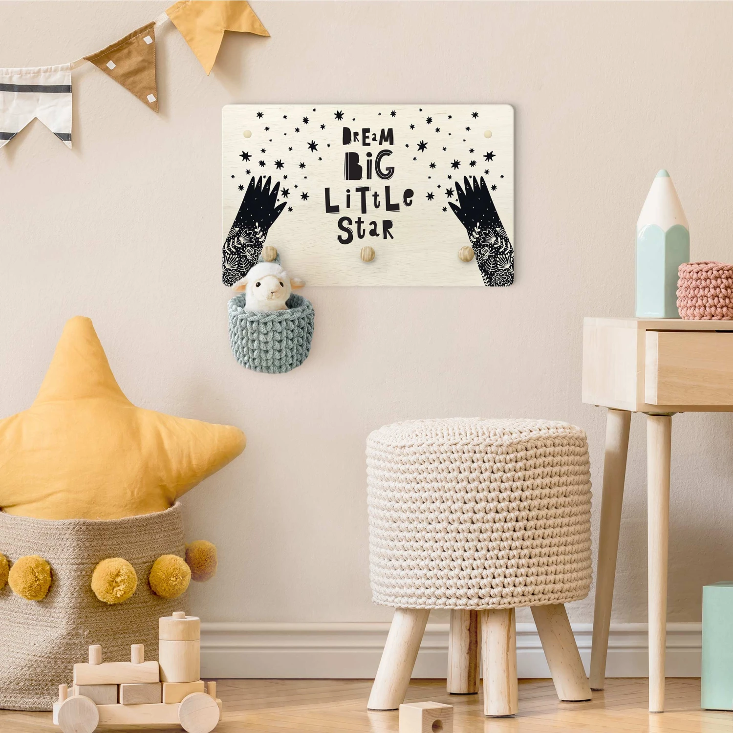 Kindergarderobe Holz - Dream Big Little Star Mit Blumen Schwarz In Schwarz 3 Kindergarderobe Holz - Dream Big Little Star Mit Blumen Schwarz In Schwarz – Bild 3